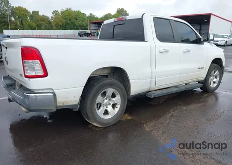 2020 Ram 1500 Big Horn 4X2 6'4 Box z USA, uszkodzony, nr VIN 1C6RREBT8LN277883